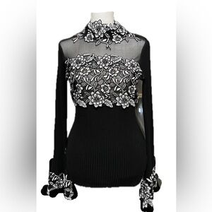 VENUS Black and White Patterned sweater